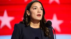 Alexandria Ocasio-Cortez Membahas Konvensi Nasional Demokrat