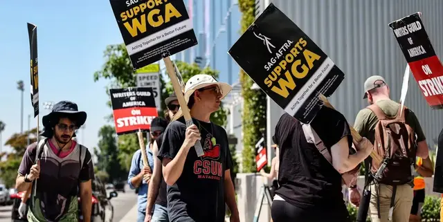 Anggota UAW dan SAG-AFTRA Yang Mogok Tidak Akan Diadu Domba