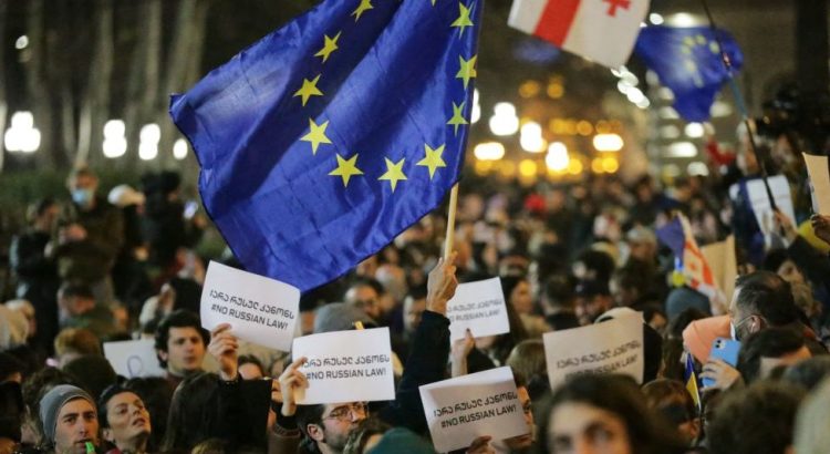 Warga Georgia Berisiko Mengalami Cedera Serius dan Dipenjara dalam Protes Pro-UE yang Baru