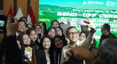 Menteri Karding Lepas 55 Perawat ke Austria, Titip Pesan