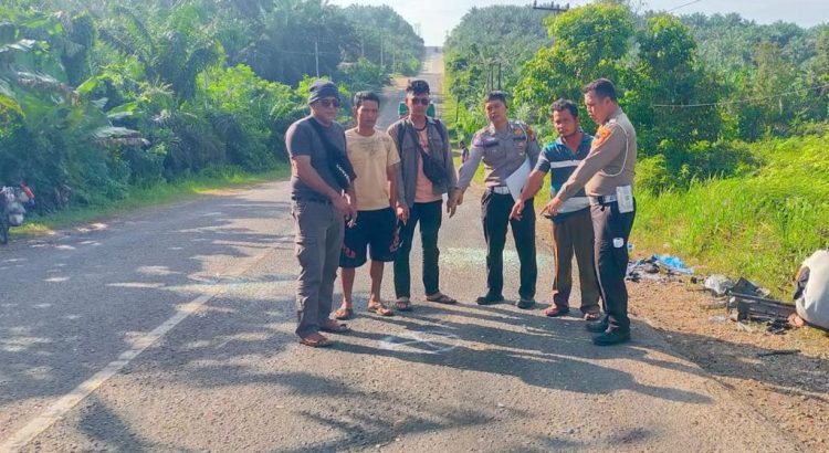 Tragedi di Jalan Raya: Tabrakan Maut antara Land Cruiser dan Ambulans di Pelalawan Riau
