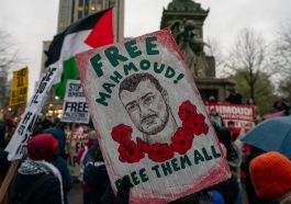 Hakim Tolak Permintaan Pembebasan Aktivis Pro-Palestina Mahmoud Khalil dari Penahanan Imigrasi