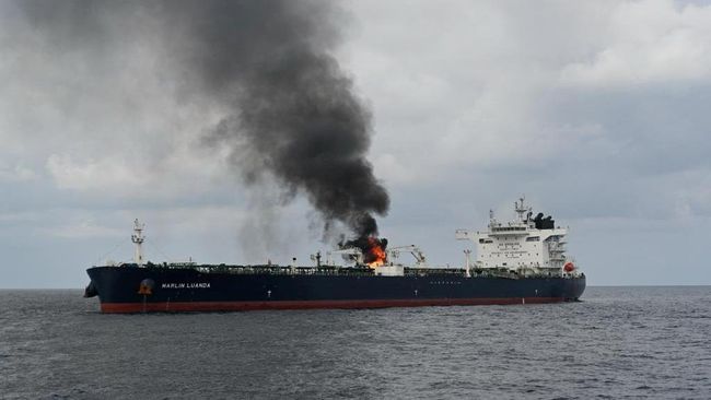 Gerakan Houthi di Yaman Meluncurkan Serangan Rudal Terhadap Kapal - Kapal Israel di Laut Merah